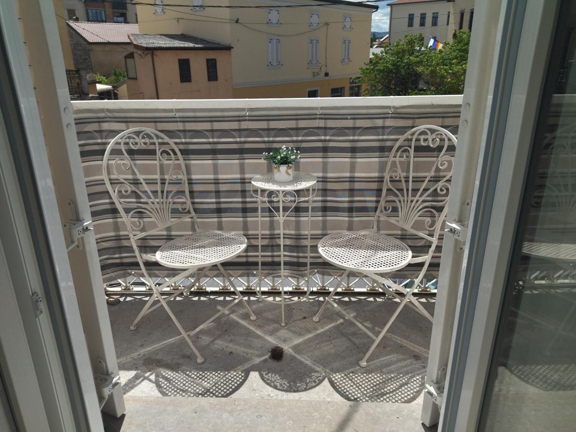Sežana Apartments B&M מראה חיצוני תמונה